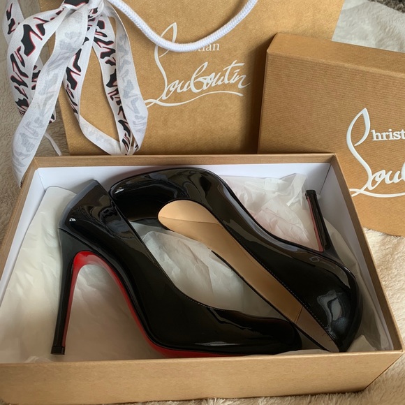 Nearly flawless Christian louboutins - Picture 1 of 9